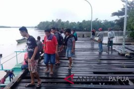 Seratusan warga Kenyam masih mengungsi di Asmat