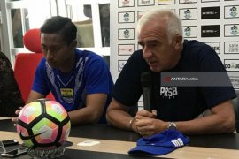 Taklukkan Tuan Rumah Persebaya, Persib Juara Paruh Musim (Video)