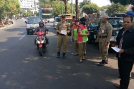 Satpol sosialisasi jalur bebas PKL