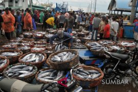 TANGKAPAN IKAN PASCA GELOMBANG TINGGI Page 1 Small