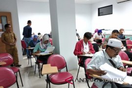 488 caleg tes kesehatan di RSU Solok