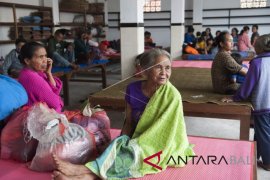 Menteri PDT tawari pengungsi Gunung Agung ikuti pelatihan