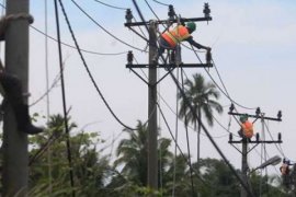  Ratusan Warga MKT Inhu Nikmati Listrik PLN