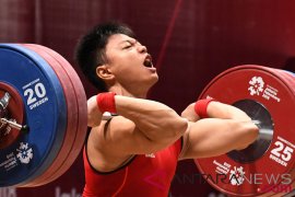 Sepuluh lifter berebut medali pada kelas 94 kg putra