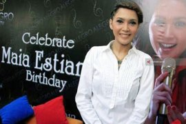 Begini Komentar Maia Estianty Tentang Gaya Pacaran Anaknya