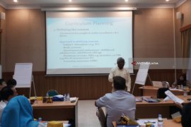 Unair Latih Dokter-Perawat Penanganan Luka Bakar