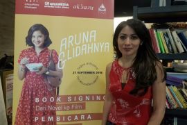 Laksmi Pamuntjak dedikasikan "Aruna dan Lidahnya" untuk suami