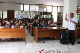 BUMN Hadir -  Peserta SMN Yogyakarta dibekali menulis karya ilmiah