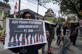 Aksi bebaskan aktivis lingkungan hidup