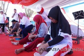 BUMN Hadir - Jamkrindo-Perumnas Semarakan Kemerdekaan Dengan Lomba Tradisional