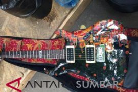 Inilah gitar batik Indonesia yang memperkaya koleksi museum oriental Rusia