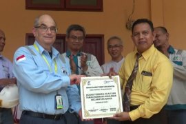 Synthetic Rubber Indonesia Bangun Taman Anak