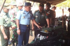 Berburu barang antik di Pasar Cikapundung Bandung