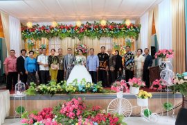 Bupati Sekadau ajak ratusan staf ke resepsi pernikahan