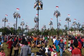 Panjat pinang 73 batang meriahkan HUT RI di Jambi