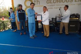 Krakatau Posco Serahkan Bantuan Korban Gempa Lombok