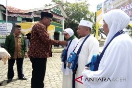 Bupati Aceh Singkil lepas keberangkatan JCH