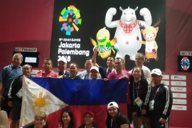 Lifter Filipina raih emas kelas 53 kg