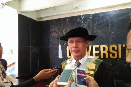 Unand wisuda 1.270 sarjana, rektor arahkan penelitian berbasis industri