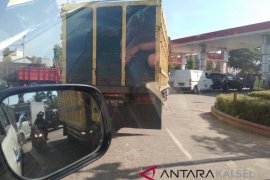 Antrean Panjang di SPBU