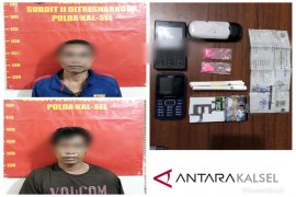 Dua pengedar terjaring 5 butir ekstasi