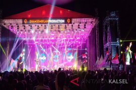 Ribuan penonton penuhi konser amal untuk Palestina dan Lombok