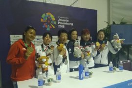 Atlet putri Korea persembahkan emas paralayang
