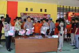 Operasi antik intan HST jaring 14 tersangka