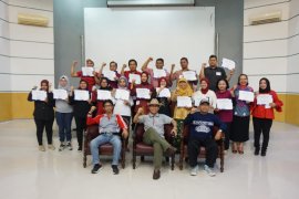 Dosen Teknik Industri juara lomba menyanyi LLDIKTI