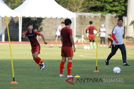 Latihan Timnas Sepak Bola Wanita China Page 2 Small