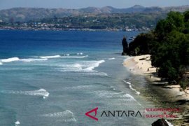 Pantai wisata Dato Majene Page 1 Small