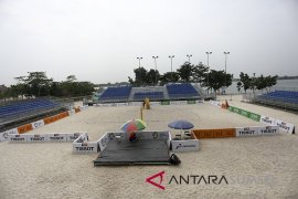 Persiapan Arena Voli  Pantai Page 1 Small