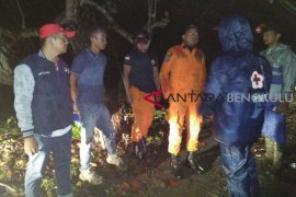Pasutri di Mukomuko hilang saat mancing di sungai