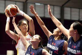 Basket putri China bekap Mongolia 110-36