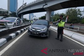 50 kendaraan kena tilang ganjil-genap di Kuningan