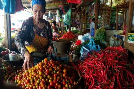 Harga bawang turun, harga cabai naik