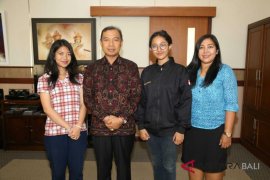 Dua mahasiswi ISI Denpasar raih beasiswa AIMS ke Malaysia