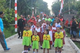 Panitia HUT RI di Atsy gelar jalan sehat berhadiah