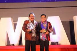 Plt Wali Kota Malang Raih Penghargaan Kepala Daerah Inovatif 2018