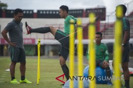 LATIHAN INTENSIF TIMNAS U-23 Page 1 Small