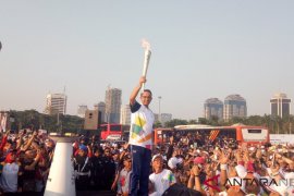 Anies pelari pertama bawa obor Asian Games