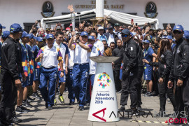 Giliran Bandung mengarak Api Obor Asian Games