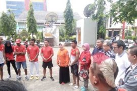 Wali Kota Probolinggo Kunjungi dan  Dukung Atlet Panjat Tebing di Asian Games