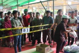 Rayakan Idul Adha, IMRA Riau Kompleks RAPP Berbagi 6.000 Kantong Daging Kurban