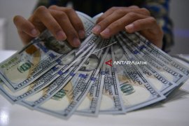 Dolar AS Bervariasi