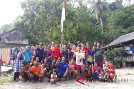 Penghuni pulau terluar jauh hari kibarkan bendera