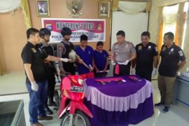 Polres Pasaman Barat Tangkap Sepasang Kekasih Pelaku Pembunuhan