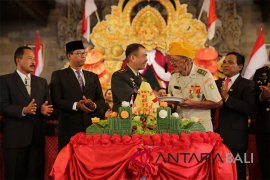 Puluhan narapidana Tabanan dan Gianyar terima remisi