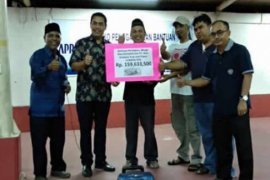 Warga Riau Kompleks RAPP Langsung Salurkan Bantuan ke Lombok