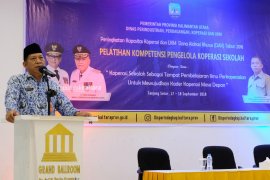 Disperindagkop Beri Pelatihan kepada Pengurus Koperasi Sekolah